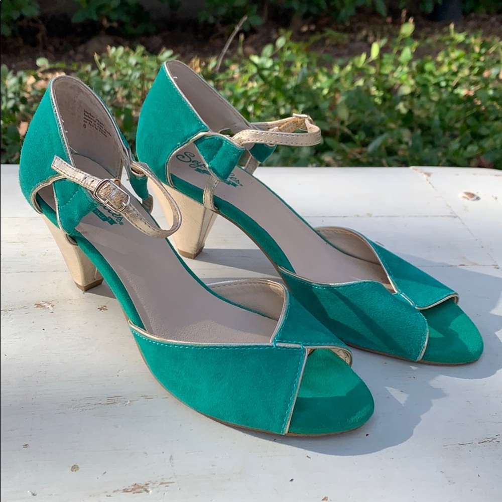 Seychelles Green and Gold Heels
